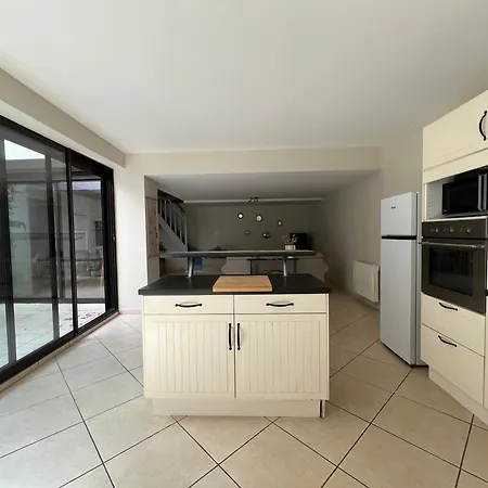 Centre 3 Chambres, Patio Prive, Garage, Linge Et Menage Inclus アパート