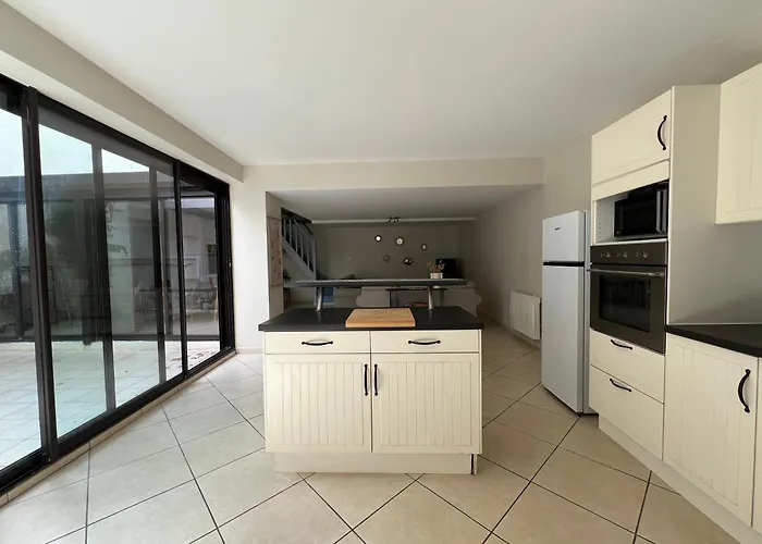 Centre 3 Chambres, Patio Prive, Garage, Linge Et Menage Inclus Apartman