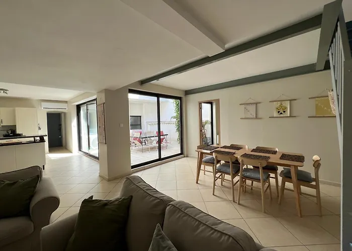 Centre 3 Chambres, Patio Prive, Garage, Linge Et Menage Inclus * Narbonne